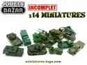 Un lot de 14 véhicules militaires miniatures jouets de bazar plastiques incomplets