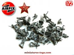 Un lot de 43 soldats russes de 1944 en figurines par Airfix au 1/72e