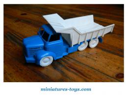 Le camion miniature Berliet GLM10 M3 a benne basculante au 1/35e