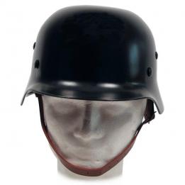Une réédition du casque allemand modèle 1935 noir de la Waffen SS