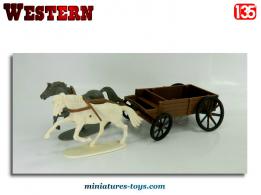 Un chariot non bâché de Cow-boys du Far West en miniatue au 1/35e