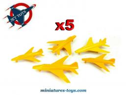 Un lot de 5 avions a réactions miniatures en matière plastique jouets de bazar