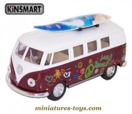 Le Combi Volkswagen de 1962 Love e Peace marron par Kinsmart au 1/32e