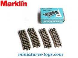 Un lot 4 petits rails H0 courbes en métal alimentation centrale Marklin