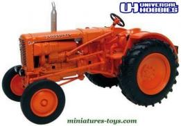 Le tracteur agricole Vendeuvre Super GG70 miniature Universal Hobbies au 1/43e