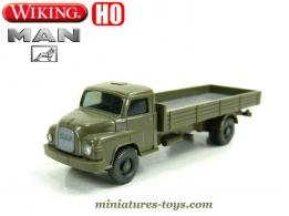 Le camion militaire Man a plateau en miniature de Wiking au 1/87e H0 HO