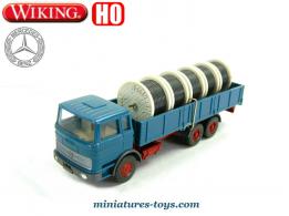 Le camion Mercedes porte rouleaux en miniature de Wiking au 1/87e H0 HO