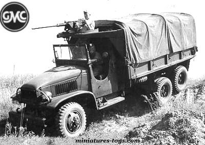 SOLIDO camion GMC militaire avec une tourelle mitrailleuse 