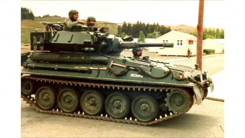 DINKY TOYS char anglais SCORPION militaire