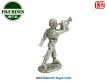Une figurine en métal d'un soldat français des années 1940 sonnant du clairon au 1/32e