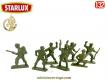 Un lot de 7 petits soldats de légion en plastique brun par Starlux au 1/32e