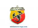 Un insigne publicitaire Abarth en métal façon blason