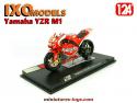 La moto Yamaha YZR M1 de Ruben Xaus en miniature par Ixo Models au 1/24e