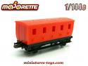 La voiture voyageurs rouge en miniature Majorette Rail Route au 1/143e