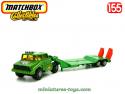 Le tracteur et la semi remorque porte char en miniature de Matchbox au 1/55e