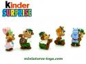 Les Ours Bavarois à la foire en figurines plastique par Ferrero Kinder Surprise