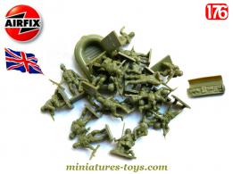 Un lot de 37 figurines de parachutistes anglais en 1944 par Airfix au 1/76e