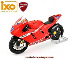 La moto Ducati Desmosedici GP7 de Stoner en miniature par Ixo Models au 1/12e