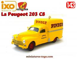 La Peugeot 203 C8 du cirque Pinder en miniature Ixo Models au 1/43e