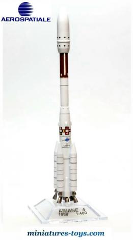 La fusée Européenne Ariane 4 de 1988 en miniature au 1/400e