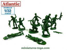 Un lot de 10 figurines Atlantic de soldats italiens au 1/32e