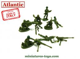 Un lot de 7 figurines Atlantic de soldats italiens avec mortier et mitrailleuses au 1/32e