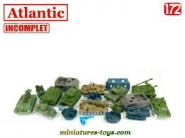 Un lot de 15 véhicules militaires miniatures Atlantic incomplets au 1/72e