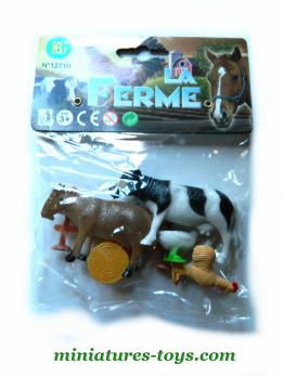 Un lot de 4 animaux de la Ferme en miniatures de la marque BG