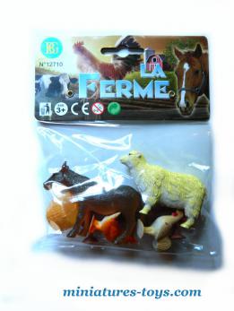 Un lot de 4 animaux de la Ferme en miniatures de la marque BG