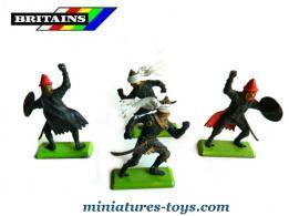 Un ensemble de 4 figurines de combattants Sarasins par Britains au 1/35e