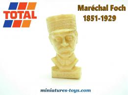 Le buste du Maréchal Foch distribué par Total en 1970