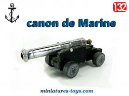 Un canon de marine miniature en métal du 18e siècle au 1/32e