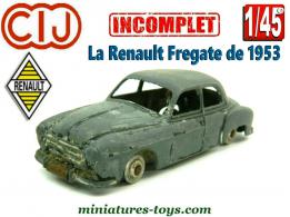 La Renault Fregate modèle 1953 en miniature de CIJ au 1/45e incomplète