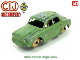 La Renault Dauphine modèle 1956 verte miniature de CIJ au 1/45e incomplète