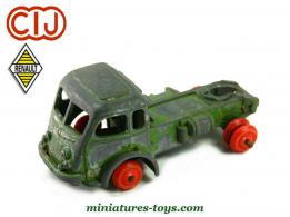 Le camion Renault 120 cv Fainéant miniature de Cij France au 1/50e