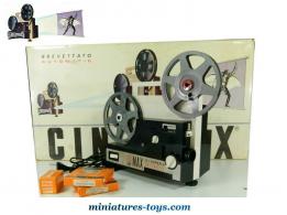 Le coffret du projecteur de cinéma Super 8 Cine Max K5 514 avec films et écran