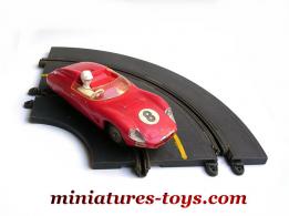 La DB Panhard rouge de 1962 miniature au 1/30e de Circuit 24...