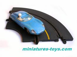 La DB Panhard bleue de 1962 miniature au 1/30ème de Circuit 24...
