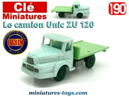 Le camion Unic ZU 120 plateau en miniature par Clé au 1/90e
