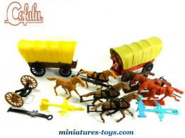 Un lot de deux chariots cowboys en plastique Cofalu années 1970 au 1/32e