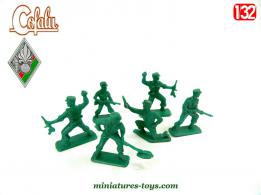 Un lot de 6 petits soldats de la légion en plastique vert par Cofalu au 1/32e