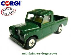 La Land Rover 109 WB miniature par Corgi Toys au 1/43e incomplète
