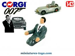Le conducteur de l'Aston Martin James bond 007 par Corgi Toys au 1/43e