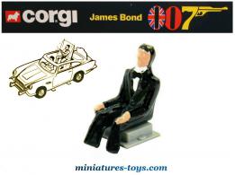 Le conducteur James bond 007 de l'Aston Martin par Corgi Toys au 1/36e