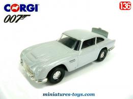 La DB5 Aston Martin de James Bond en miniature par Corgi au 1/36e