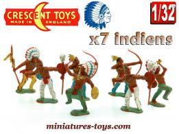 Les sept indiens en figurines plastique par Crescent Toys au 1/32e