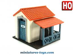 Les toilettes publiques WC de gare en miniature pour réseau de trains au HO