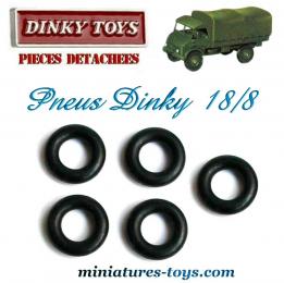 Les 5 gros pneus Dinky Toys 18/8 noirs et lisses du Mercedes Unimog Dinky