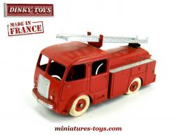 Le fourgon Berliet pompiers premiers secours en miniature de Dinky Toys France