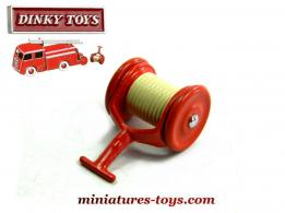 Le dévidoir en métal peint du Berliet pompiers 32E 583 de Dinky Toys au 1/50e